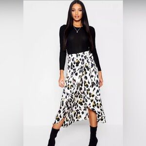 Long satin wrap leopard Print Midi Skirt waisted size Medium